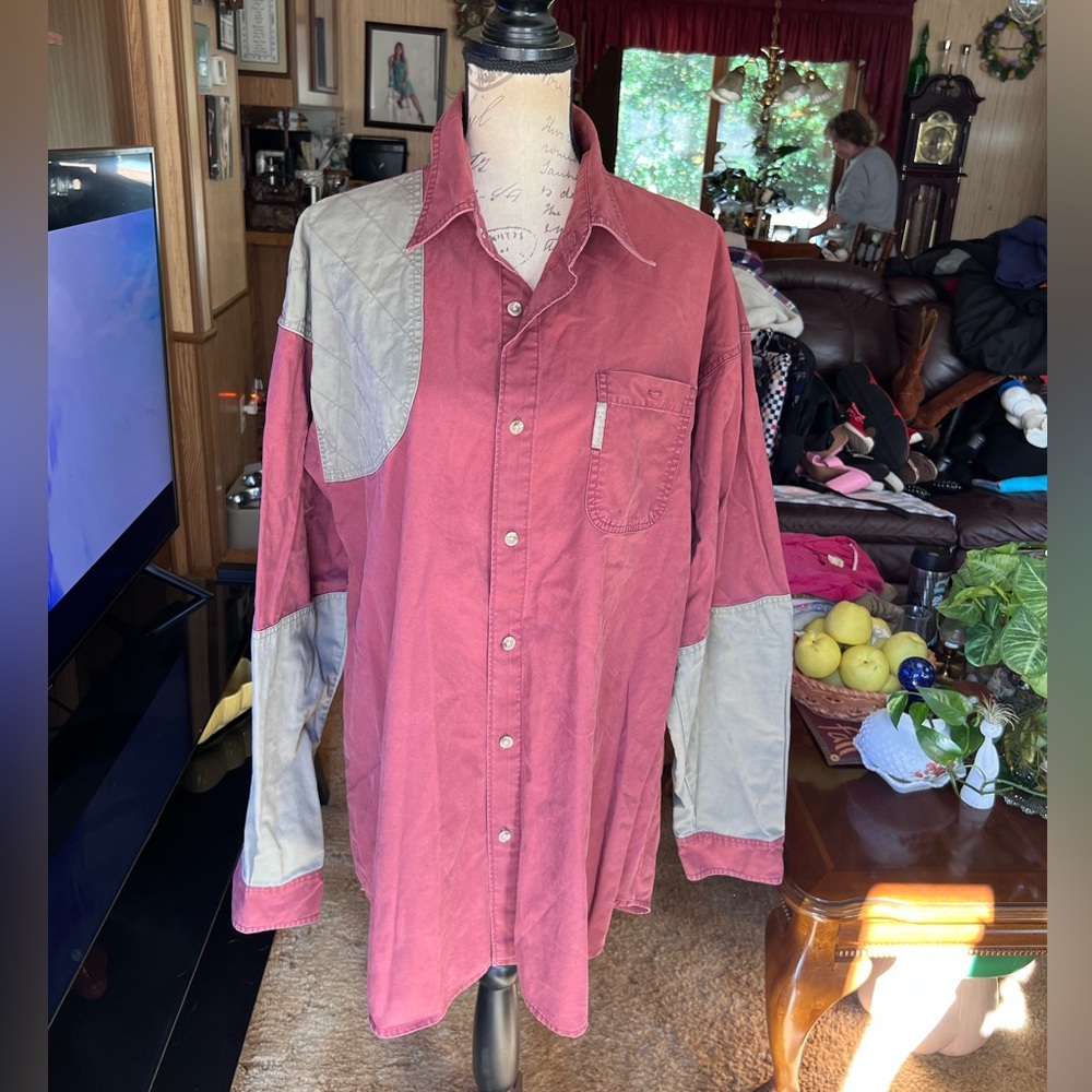 Men’s vintage Columbia Hunting Briarshun long sleeve button shooting shirt.